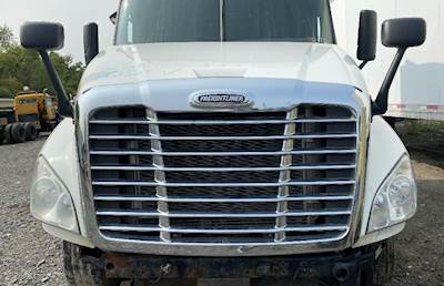 Freightliner Cascadia Hood