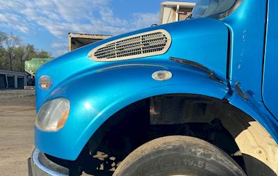 2010 Freightliner M2 106 Hood