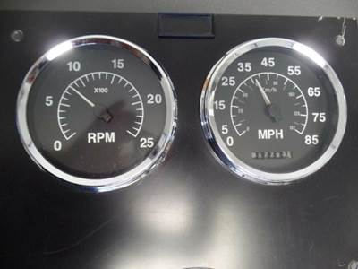 International 9100 Instrument Panel Cluster