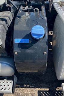 2014 Mack Pinnacle CXU 613 DEF Tank