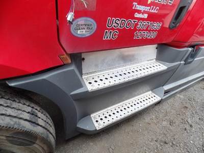 Freightliner Cascadia Left Fairing