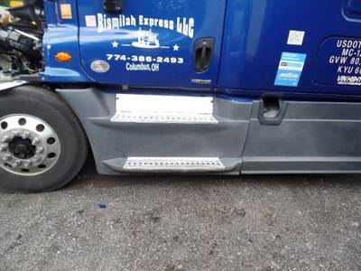 Freightliner Cascadia Left Truck Skirt