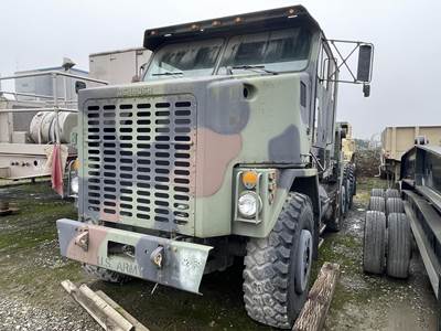 Oshkosh M1070 Cab & Chassis Truck