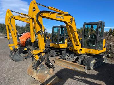 Kato HD550 Excavator