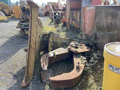 Young KOBELCO 480 Log Grapple