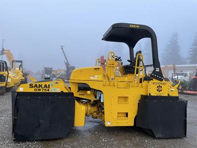 Sakai GW754 Pneumatic Tired Roller