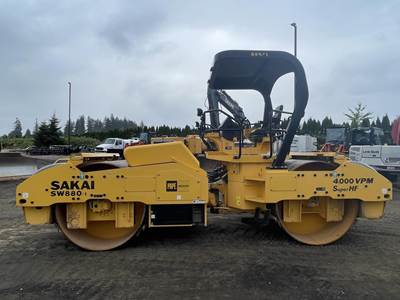 Sakai SW880-1 Smooth Drum Roller Compactor