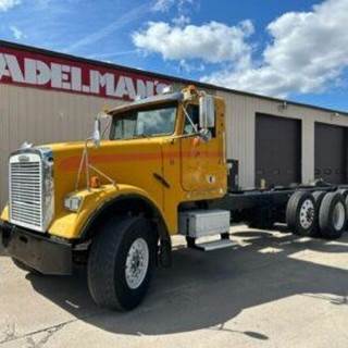 Freightliner FLD120 Cab & Chassis Truck