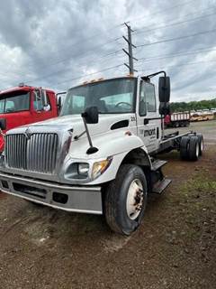 International WorkStar 7400 Cab & Chassis Truck