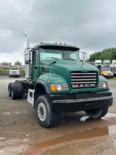 Mack AC Cab & Chassis Truck
