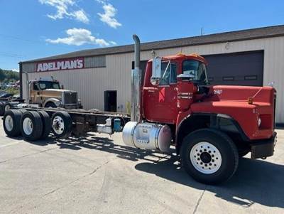 Mack RB688S Cab & Chassis Truck - E7, 350HP