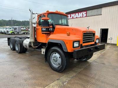Mack RD690S Cab & Chassis Truck - E7, 300HP, Automatic
