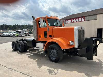 Peterbilt 367 Cab & Chassis Truck - Cummins, 350HP, Automatic
