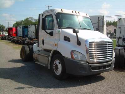 Freightliner Cascadia 125 Single Axle Day Cab Truck - Detroit 410HP, 10 Speed Manual