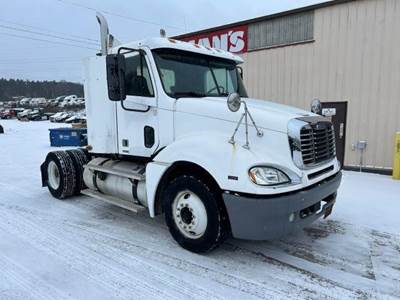 Freightliner Cascadia Day Cab Truck - 410HP
