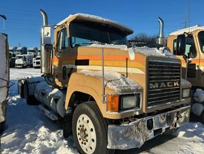 Mack CH613 Day Cab Truck - E6-350 350HP