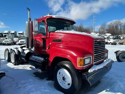 Mack Pinnacle CHU613 Day Cab Truck - MP8 415HP, 13 Speed Manual