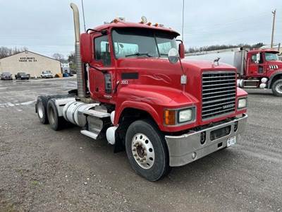 Mack Pinnacle CHU613 Day Cab Truck - MP8 505HP