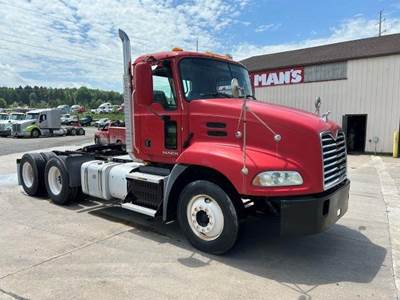 Mack Pinnacle CXU613 Day Cab Truck - MP8 415HP, 10 Speed Automatic