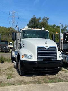 Mack Vision CXN613 Day Cab Truck - 460HP