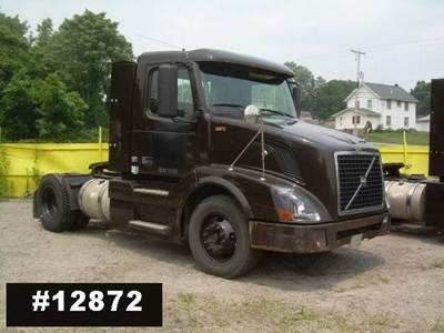Volvo VNL42T300 Single Axle Day Cab Truck - D13 405HP