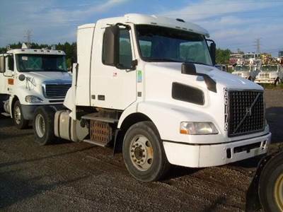 Volvo VNM42T200 Single Axle Day Cab Truck - D13 375HP, 10 Speed Manual