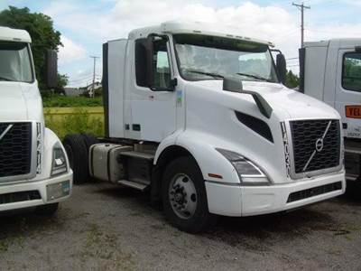 Volvo VNR42T300 Single Axle Day Cab Truck - D13 405HP, Automatic