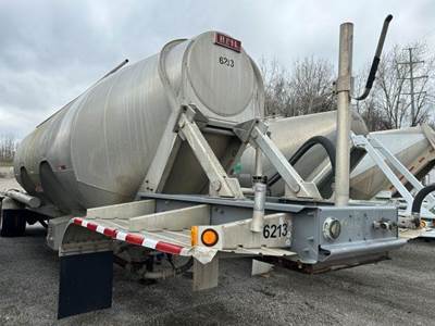 Heil Dry Bulk / Pneumatic Tank Trailer