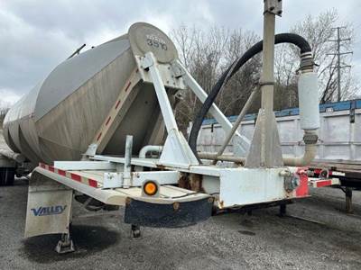 Tremcar Dry Bulk / Pneumatic Tank Trailer