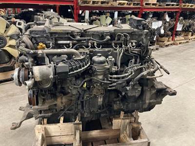 Detroit DD15 Engine - 455 HP