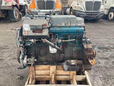 International DT466E Diesel Engine - 190 HP