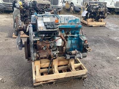 International DT466E Diesel Engine - 215 HP