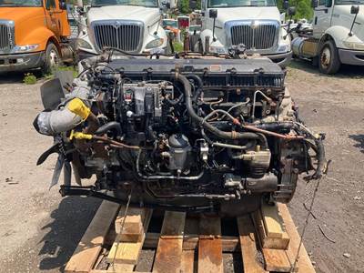International N13 Diesel Engine - 475 HP