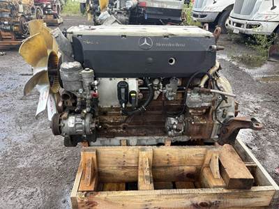 Mercedes-Benz OM906LA Diesel Engine - 210 HP
