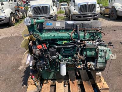 Volvo D13 Diesel Engine - 425 HP