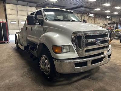 Ford 600 Mechanic / Service Truck - 330HP, Automatic