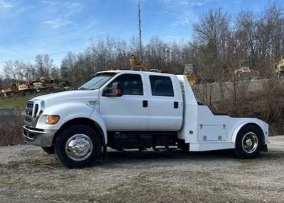 Ford 600 Mechanic / Service Truck - 330HP, Automatic