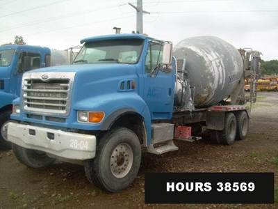 Sterling L9500 Mixer / Ready Mix / Concrete Truck - Caterpillar, 350HP, 9 Speed Manual