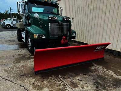 International 9200 Plow / Spreader Truck - Cummins, 7 Speed Manual