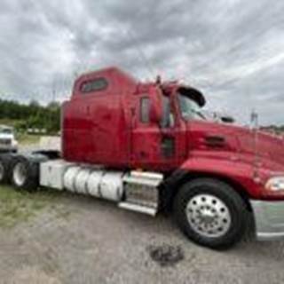 Mack Pinnacle CXU613 Sleeper Semi Truck