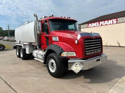 Mack Granite CT713 Water Truck