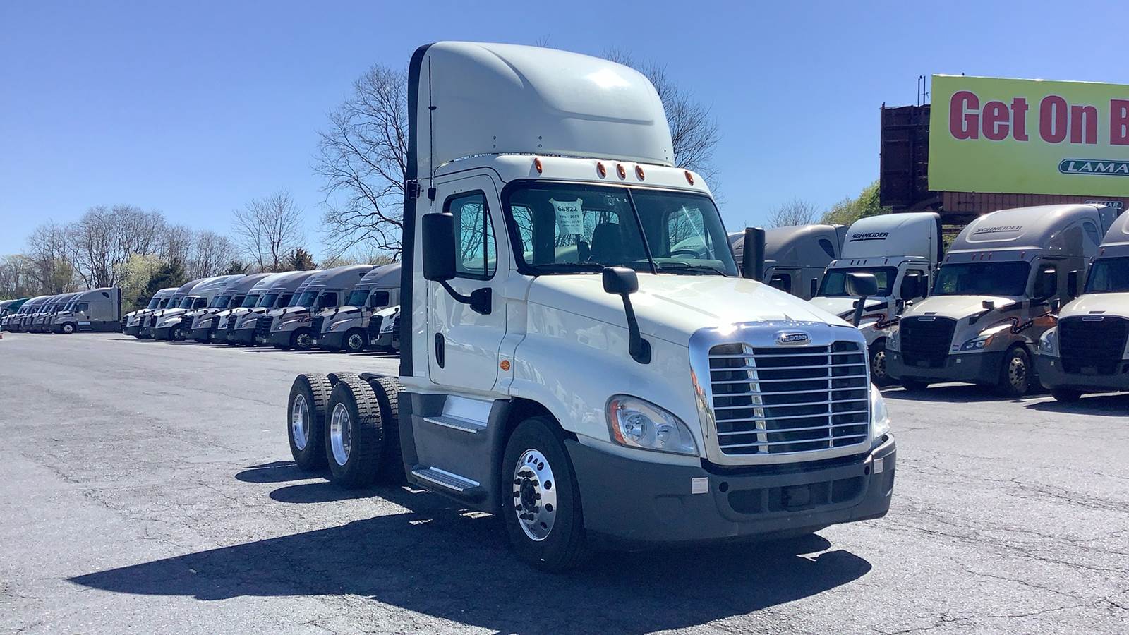 2019 Freightliner day cab semi-truck