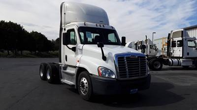 Freightliner Cascadia 125 Day Cab Truck - Detroit, Automatic