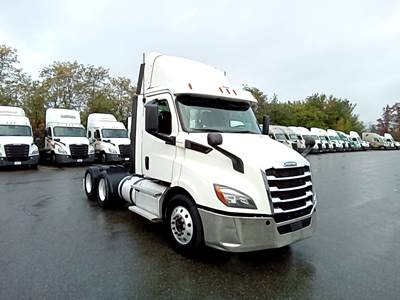 Freightliner Cascadia Day Cab Truck - Detroit, Automatic