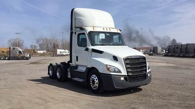 Freightliner Cascadia Day Cab Truck - Detroit, Automatic, MirrorEye Equipped