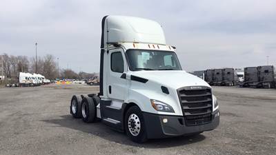 Freightliner Cascadia Day Cab Truck - Detroit, Automatic, MirrorEye Equipped