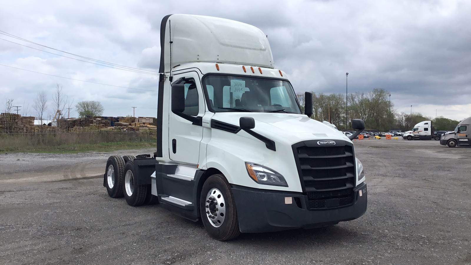 2019 Freightliner day cab semi-truck
