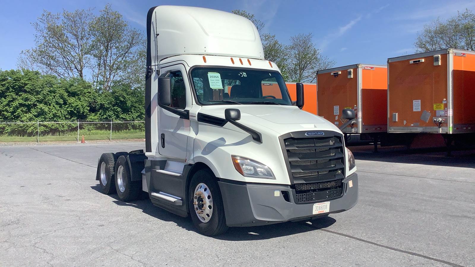 2020 Freightliner day cab semi-truck