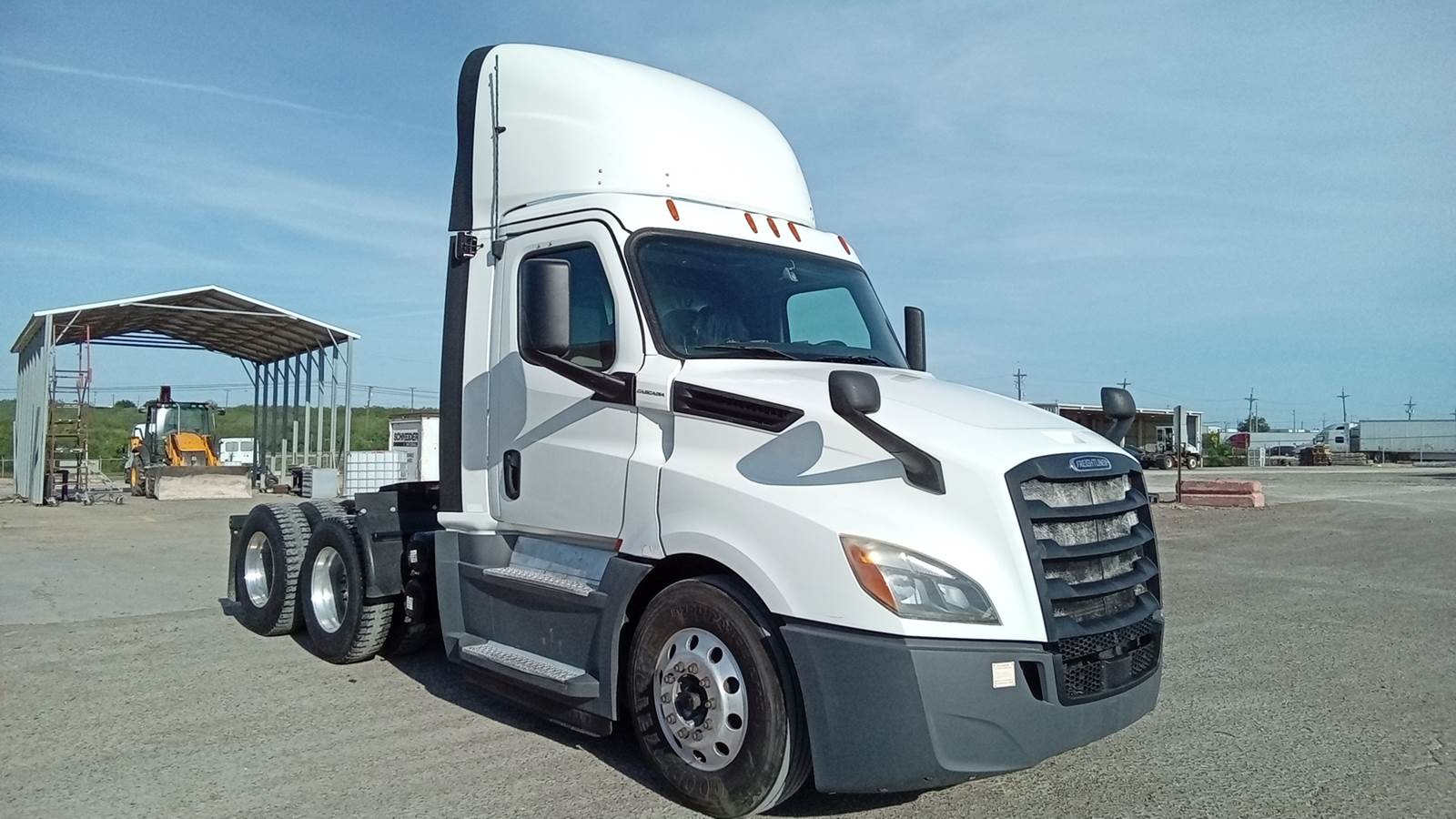 2020 Freightliner day cab semi-truck