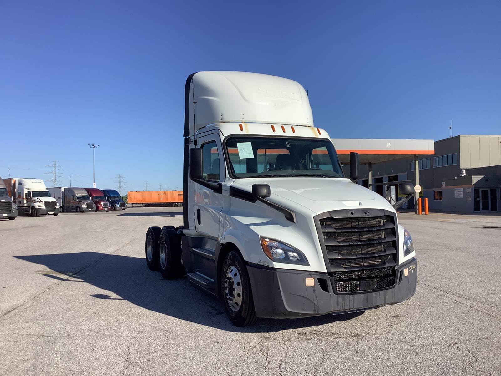 2020 Freightliner day cab semi-truck